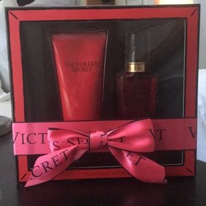 Victoria secret set *NEW*